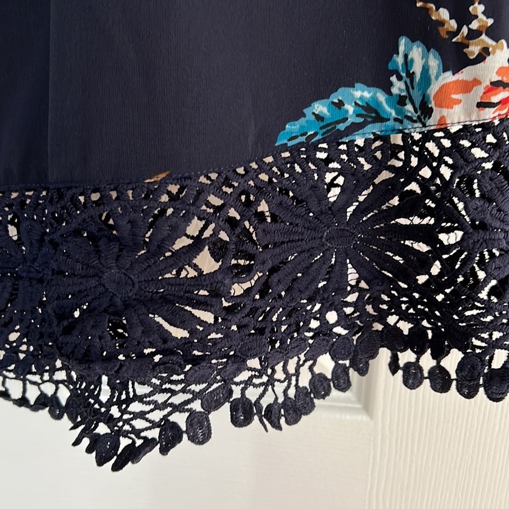 NWOT SHEIN Dress Size Small Navy Blue Tie Belt Floral Lace Crochet V-Neck Flowy - Picture 5 of 15